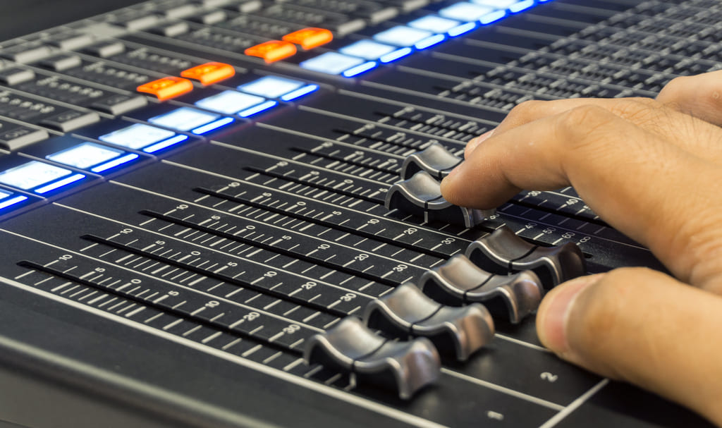 Cómo Ecualizar un Equipo de Sonido