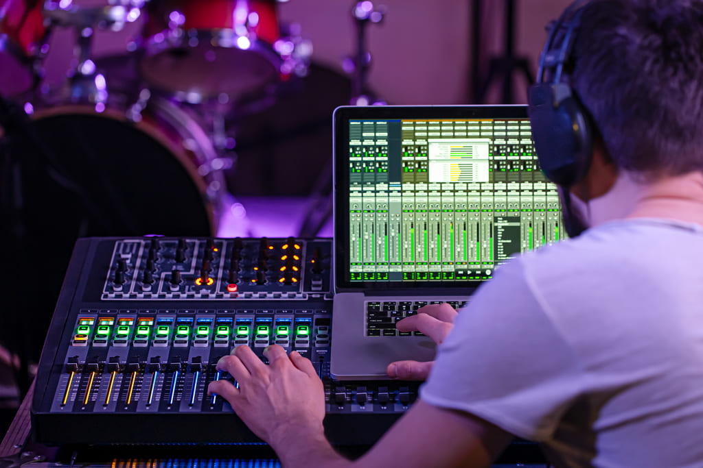 El Poder del Sonido: Equipos de sonido profesional para eventos