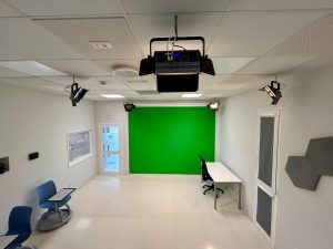 aula docente equipada con chroma key